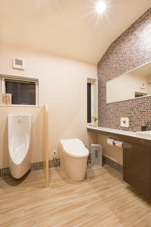 おしゃれなモダンスタイルのトイレ 洗面所の画像 21年6月 Houzz ハウズ