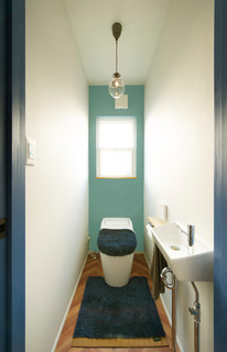 Idéer til skandinavisk lille badeværelse med en håndvask på ben - Februar  2022 | Houzz DK