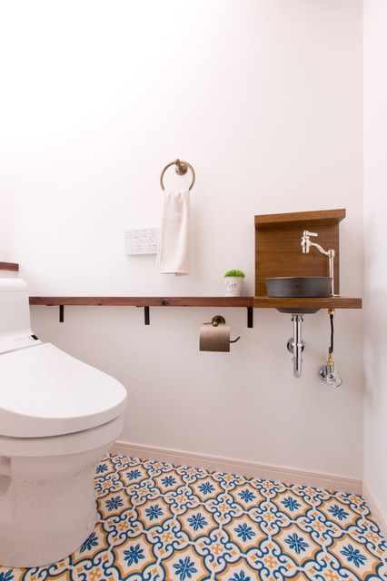 ナチュラルフレンチのかわいい家 カントリー トイレ 洗面所 他の地域 株式会社 宮本組 Houzz ハウズ