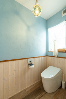 おしゃれなトイレ 洗面所 青い壁 の画像 75選 22年2月 Houzz ハウズ