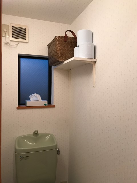 収納が少ない家 収納家具とインテリアで生まれ変わる 現在進行中 Modern Kitchen Tokyo By おうちデザイン研究所 Houzz Ie