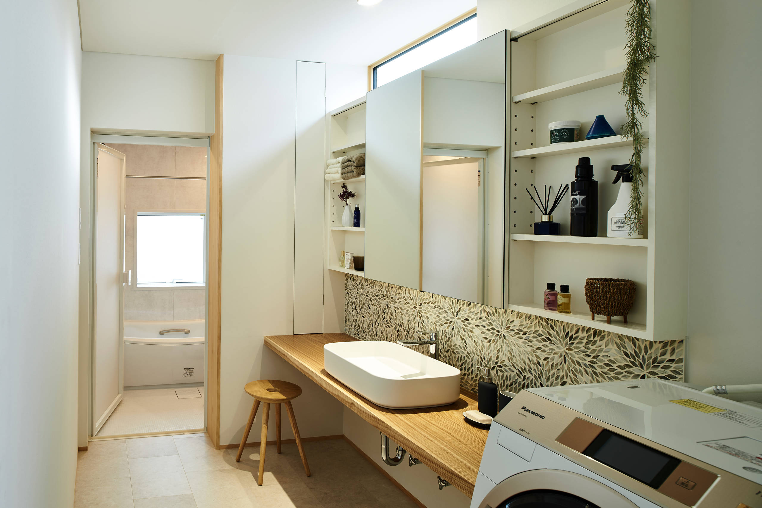 おしゃれなモダンスタイルのトイレ 洗面所の画像 21年9月 Houzz ハウズ