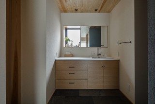 おしゃれなトイレ 洗面所 人工大理石カウンター 白いタイル の画像 21年9月 Houzz ハウズ おしゃれなトイレ 洗面所 人工大理石カウンター 白いタイル の画像 21年9月 Houzz ハウズ