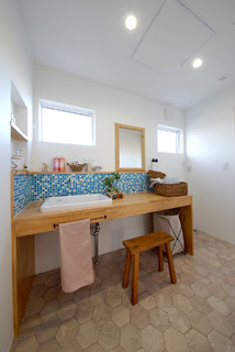 北欧スタイルのおしゃれなトイレ 洗面所の画像 75選 22年4月 Houzz ハウズ