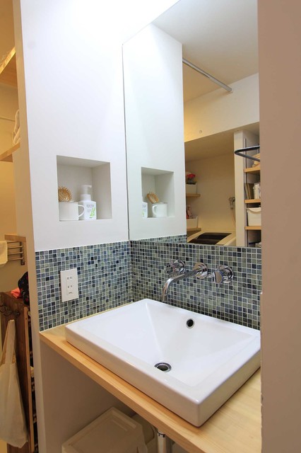 梁 はり をアーチとして意匠的に活かした北欧空間 Skandinavisch Gastetoilette Nagoya Von Reno Cube リノキューブ Houzz