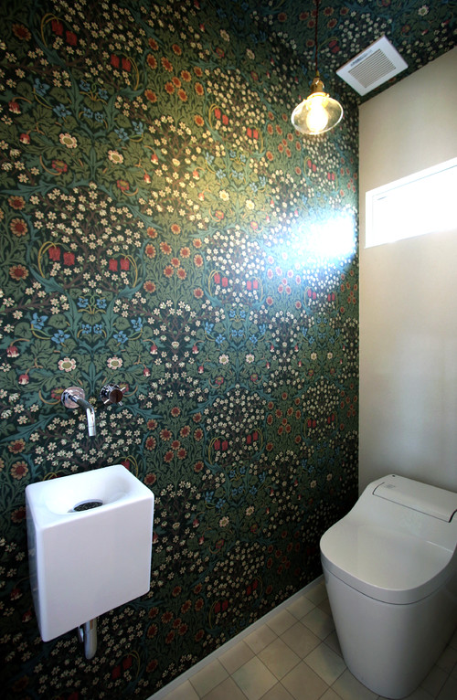 壁紙を楽しむ おしゃれで機能的なトイレ パウダールーム6選 Houzz ハウズ