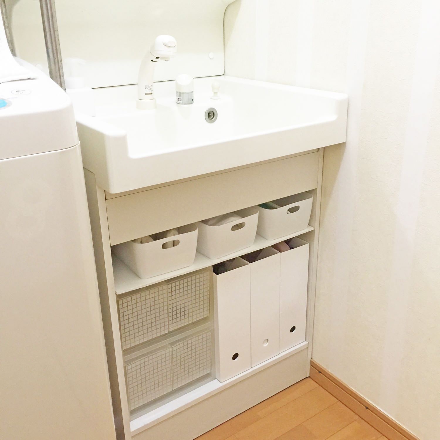洗面台収納 Modern Powder Room Tokyo By Smiley Life Houzz