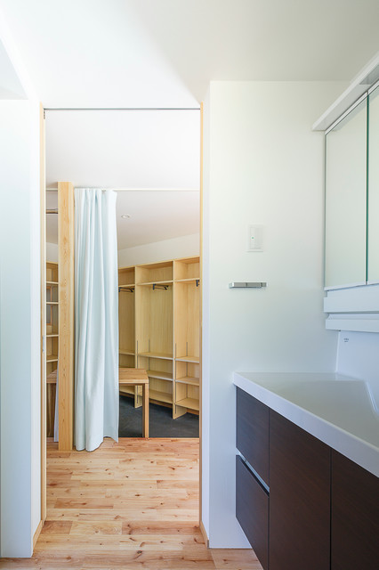 明るい玄関 Moderno Entrada Osaka De 小笠原建築研究室 Houzz