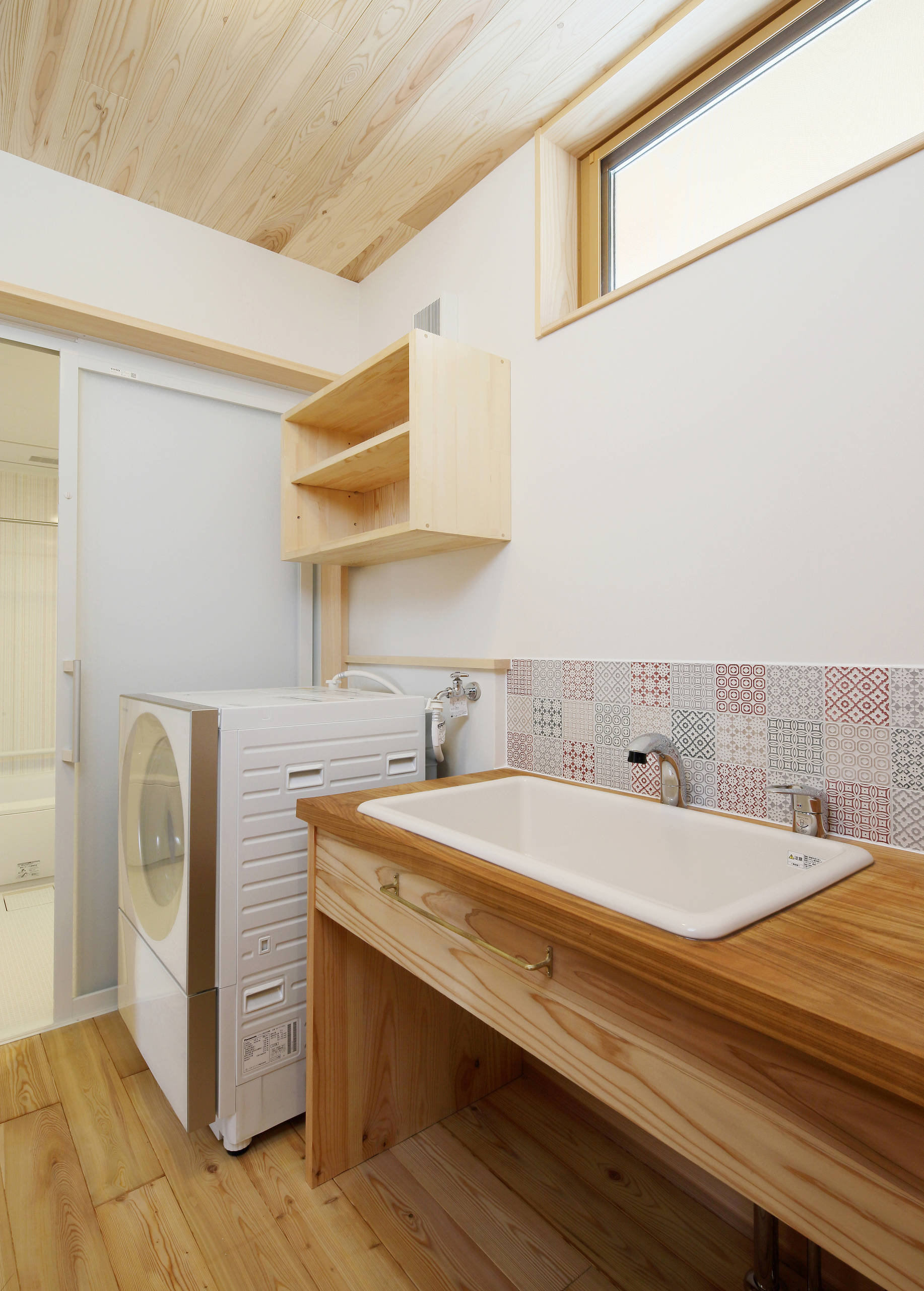 洗面脱衣所 Japanese Powder Room Other By 有限会社 ササキ設計 Houzz