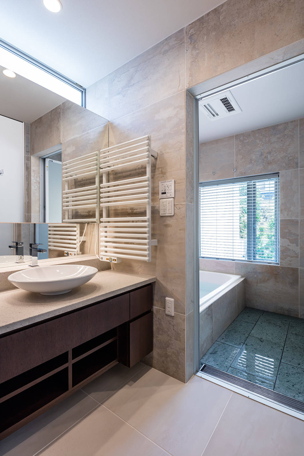 おしゃれなモダンスタイルのトイレ 洗面所の画像 21年9月 Houzz ハウズ