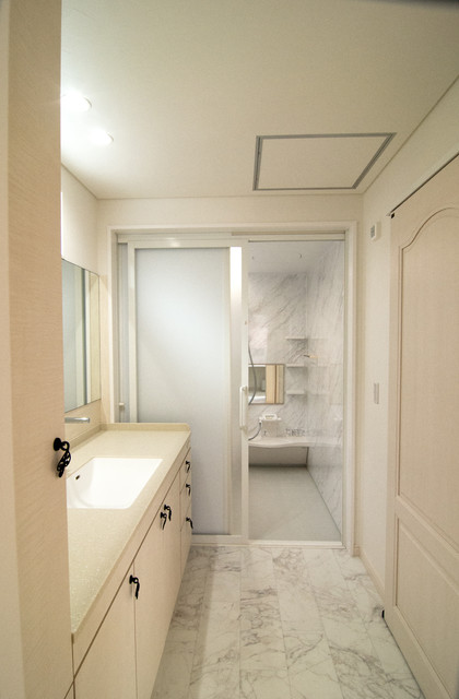 白のシンプルエレガントな家 Romantique Toilettes Autres Perimetres Par 株式会社 ライフ コア デザインオフィス Houzz