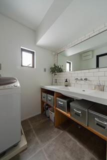 おしゃれなトイレ 洗面所 白いタイル の画像 75選 22年3月 Houzz ハウズ