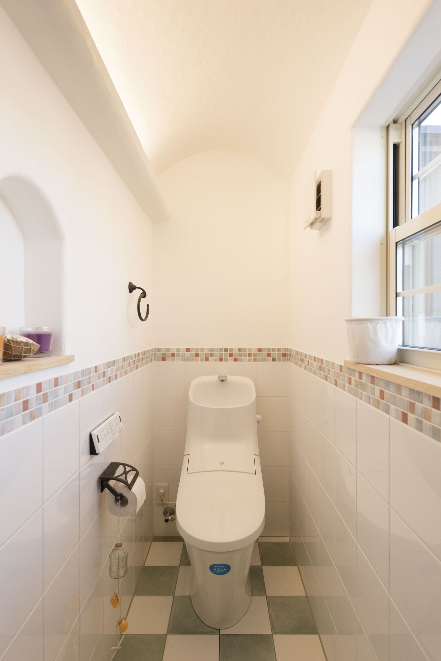 腰壁タイル貼りトイレ Powder Room Other By コーヨーテック Houzz