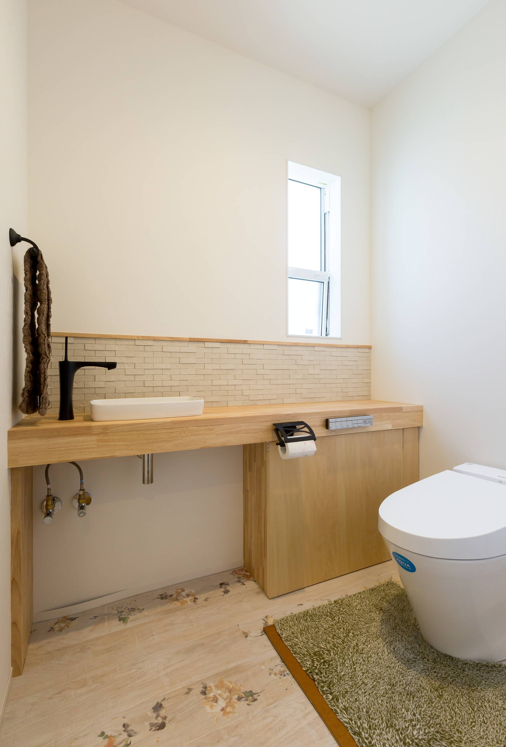 75 Beautiful Beige Tile Light Wood Floor Powder Room Pictures Ideas August 21 Houzz