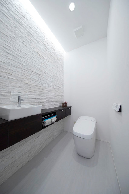 自然の美しさと暮らすシンプルモダンな家 モダン トイレ 洗面所 他の地域 ユーディーホーム株式会社 Houzz ハウズ