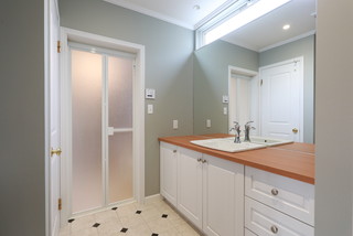 西海岸風ヴィンテージハウス Beach Style Powder Room Other By Home Design Castlee ホーム デザイン キャスリー株式会社