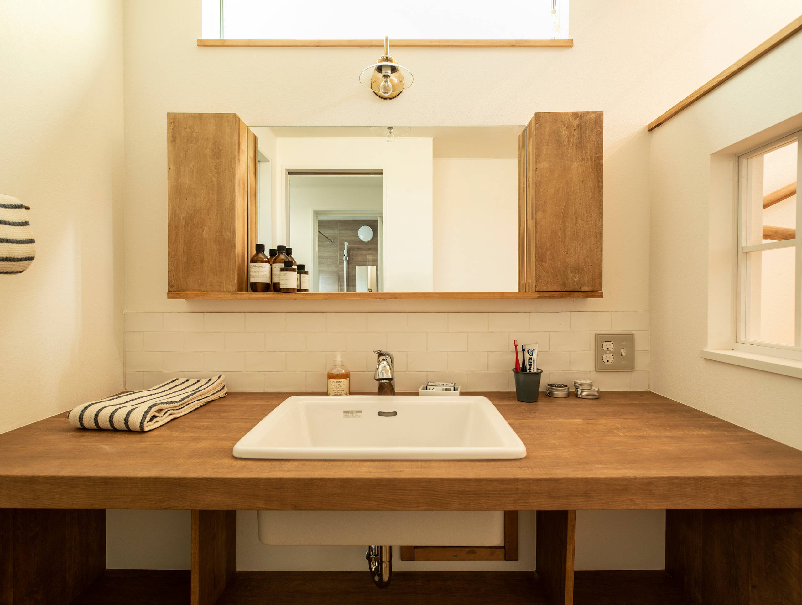 造作洗面化粧台 Modern Powder Room Other By 株式会社トミオ Houzz