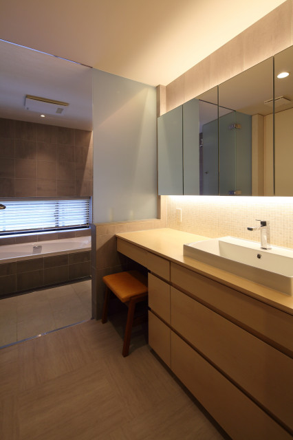 雪窓湖の家 洗面脱衣室 Moderne Toilettes Autres Perimetres Par 菊池ひろ建築設計室 Kikuchihiro Design Office Houzz