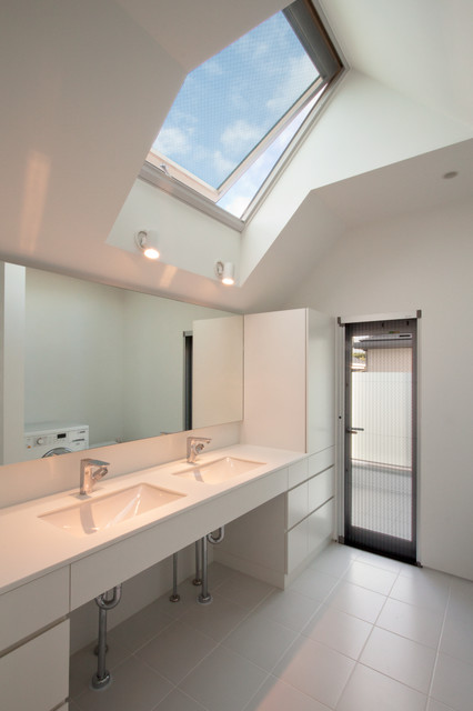 E邸 世田谷区深沢の家 Moderne Toilettes Tokyo Par 株式会社kado一級建築士事務所 Houzz