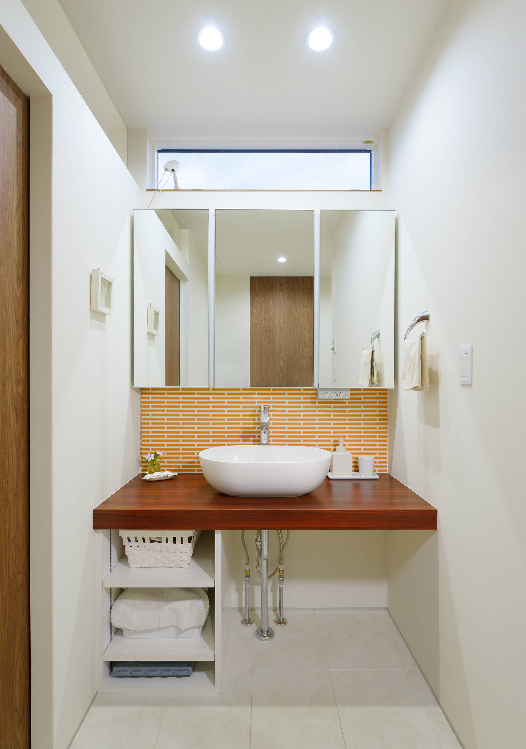 おしゃれなモダンスタイルのトイレ 洗面所の画像 21年9月 Houzz ハウズ