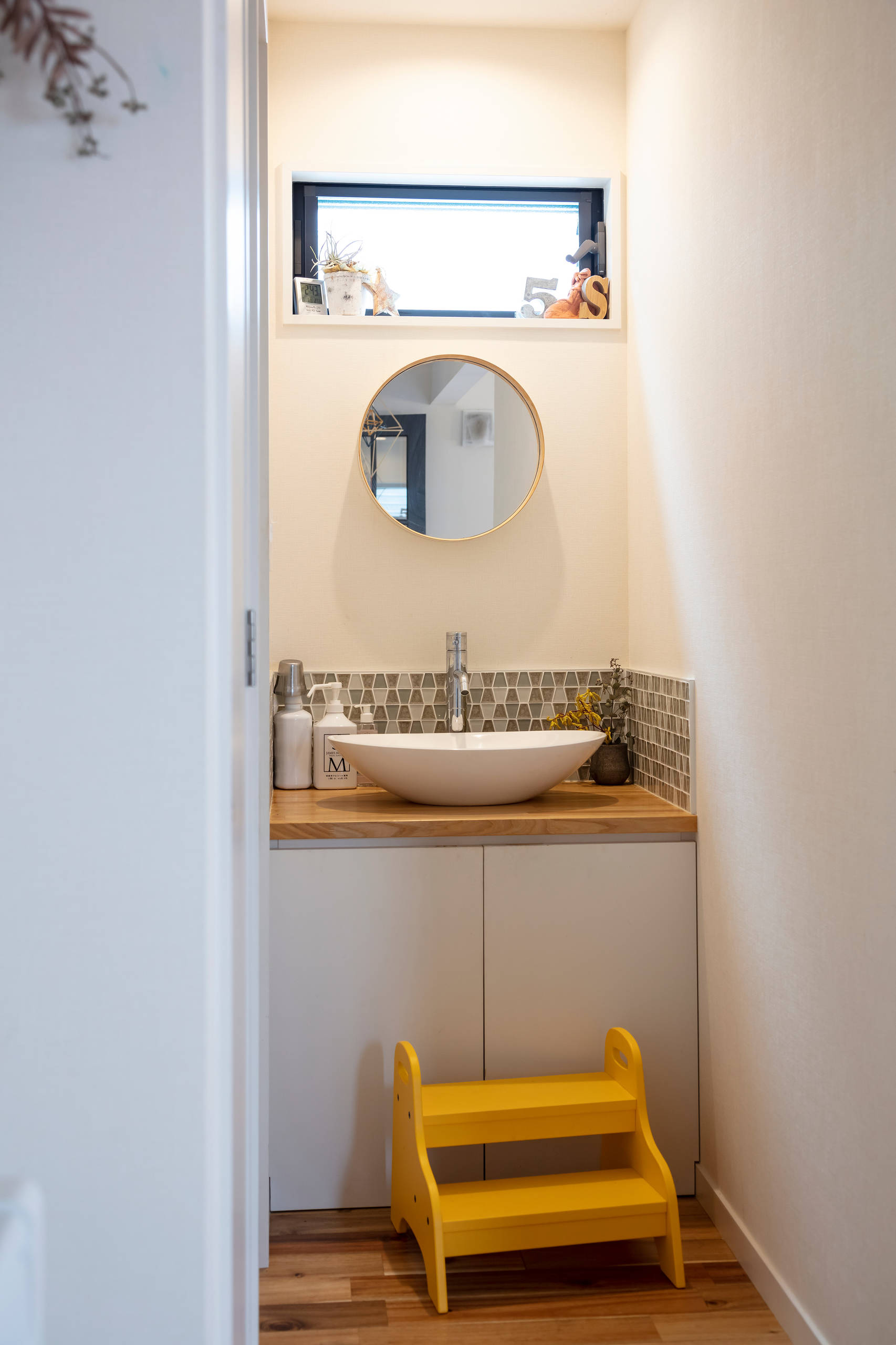 おしゃれなモダンスタイルのトイレ 洗面所の画像 21年10月 Houzz ハウズ