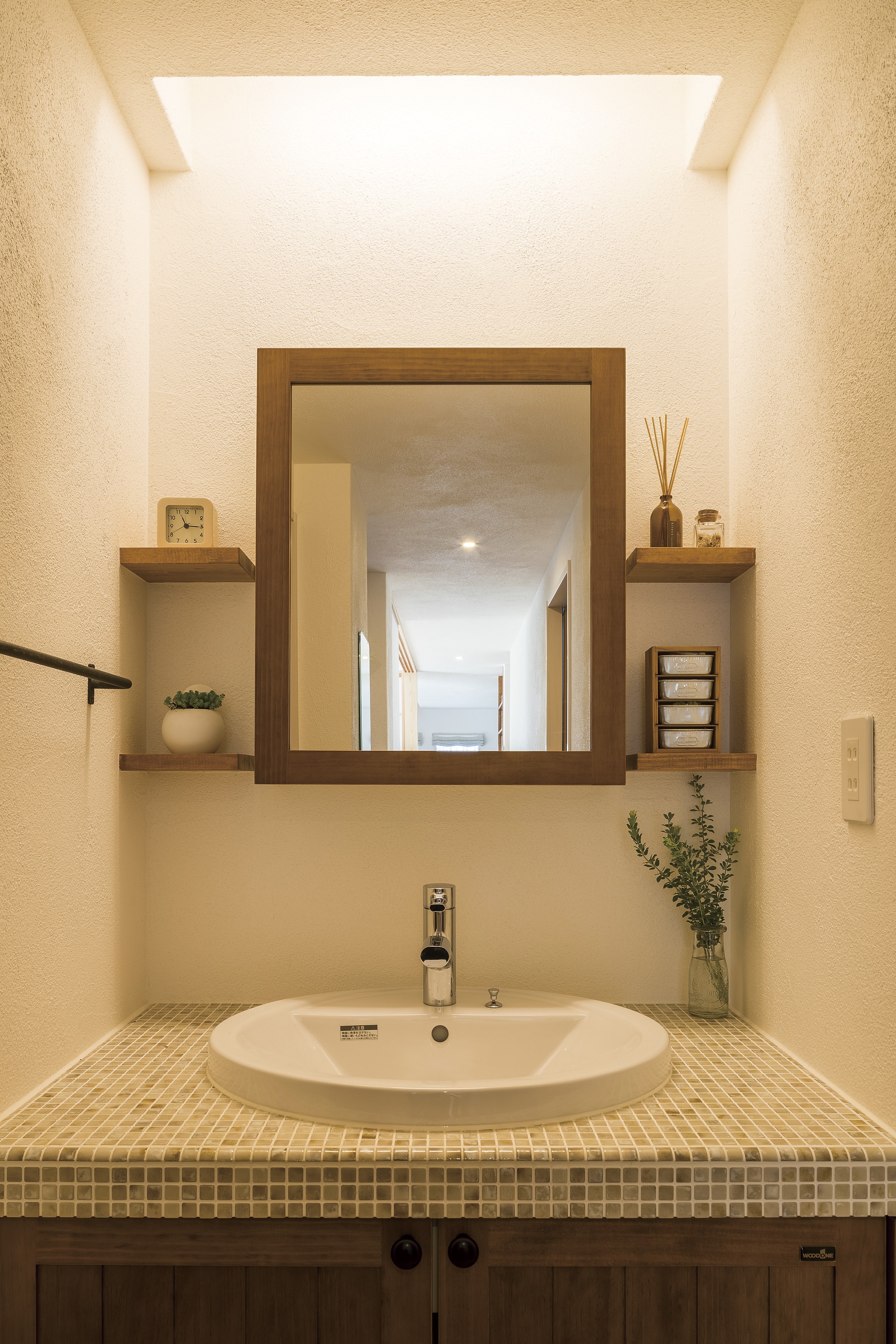 おしゃれな北欧スタイルのトイレ 洗面所 タイルの洗面台 の画像 21年9月 Houzz ハウズ