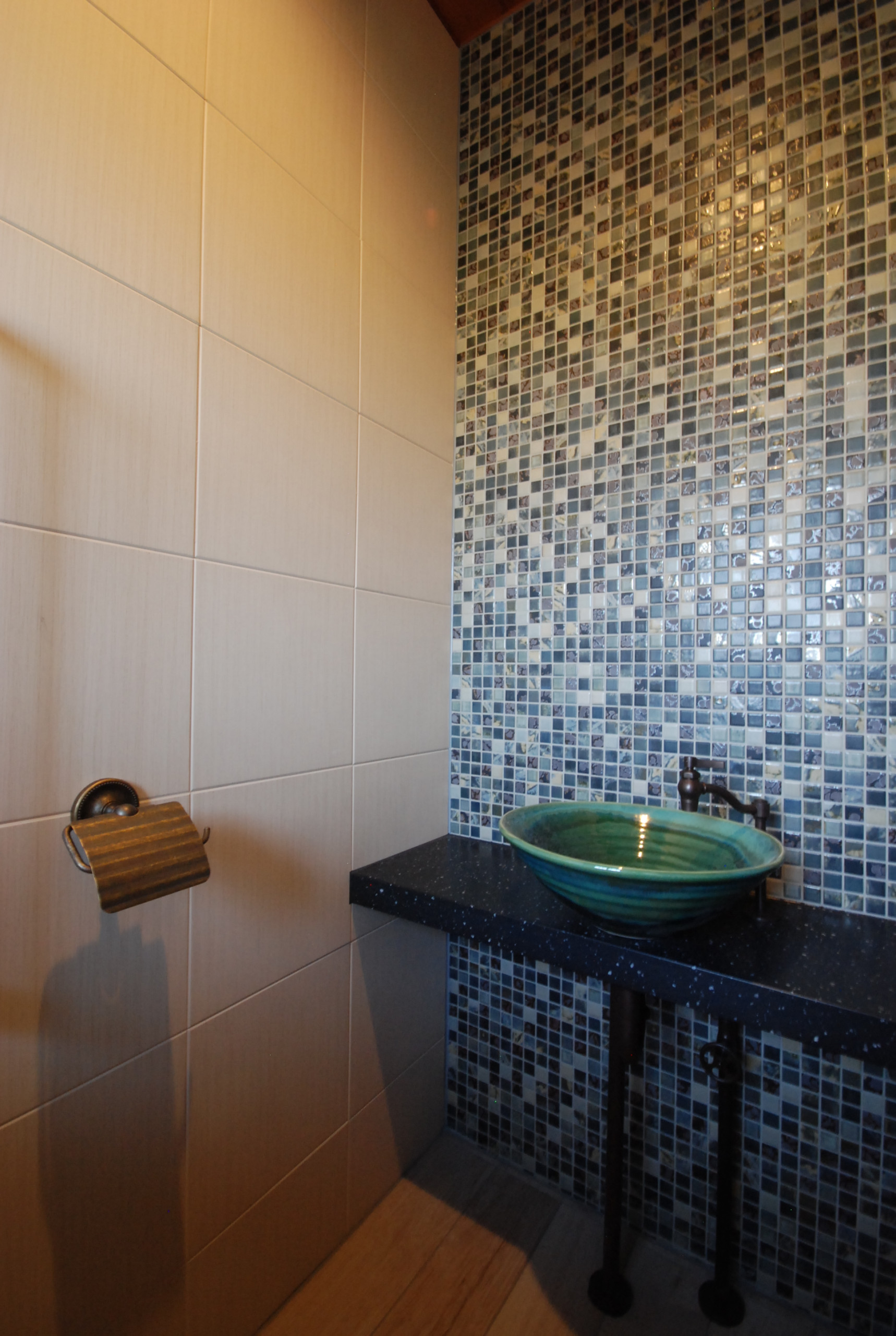 和風のおしゃれなトイレ 洗面所 無垢フローリング の画像 75選 22年9月 Houzz ハウズ