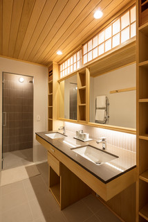 Rin 木造平屋住宅のゲストハウスへのリフォーム Japanese Powder Room Other By 荻津郁夫建築設計事務所 Houzz
