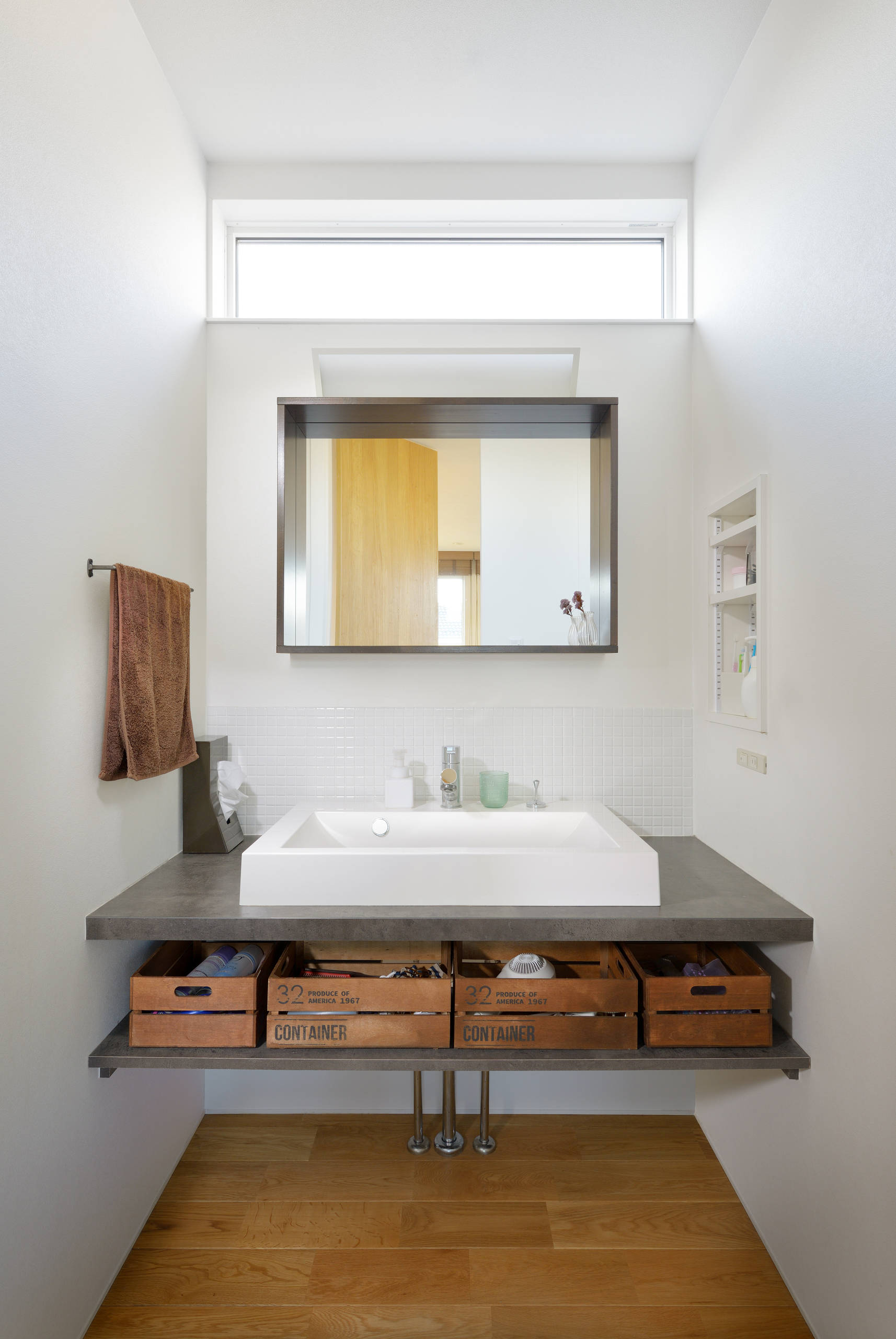 おしゃれなモダンスタイルのトイレ 洗面所の画像 21年10月 Houzz ハウズ