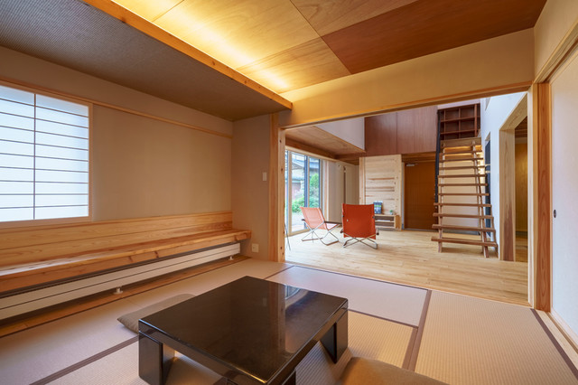 バラック小屋のような家 Japonais Salle De Sejour Autres Perimetres Par Hucos Houzz