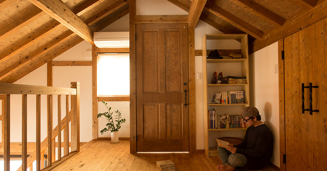 ユニークな地形を活かした存在感のある切妻屋根の平屋 Japonais Salle De Sejour Autres Perimetres Par サイエンスホーム Houzz ユニークな地形を活かした存在感のある切妻屋根の平屋 Japonais Salle De Sejour Autres Perimetres Par サイエンスホーム Houzz