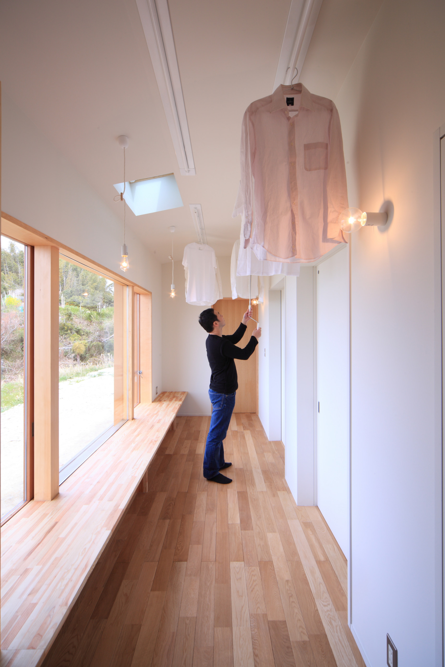 海の見える家 Modern Family Room Other By 悠らり建築事務所 Houzz