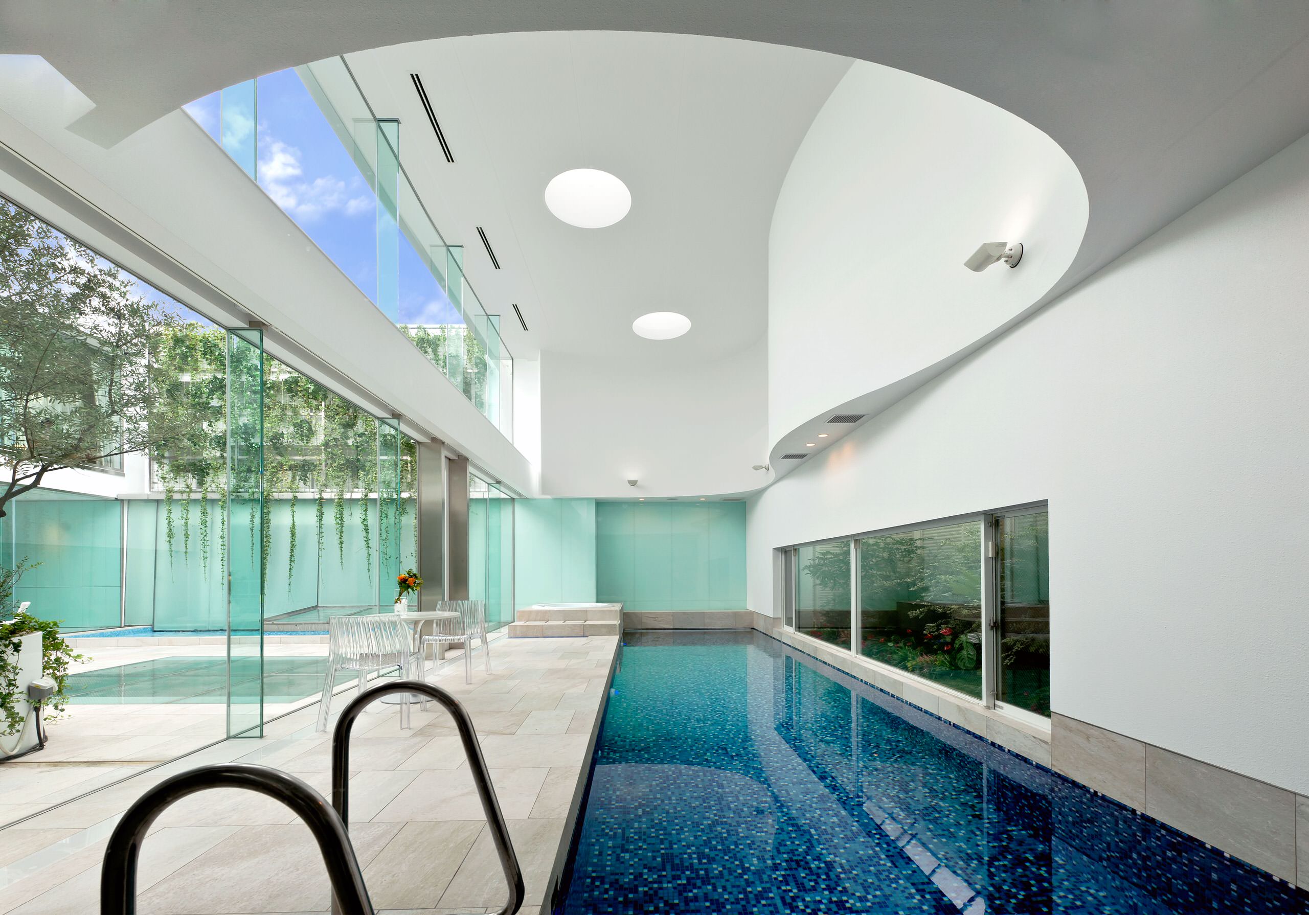 水を湛える都会のオアシス Contemporary Pool Tokyo By Earnest Architects Houzz