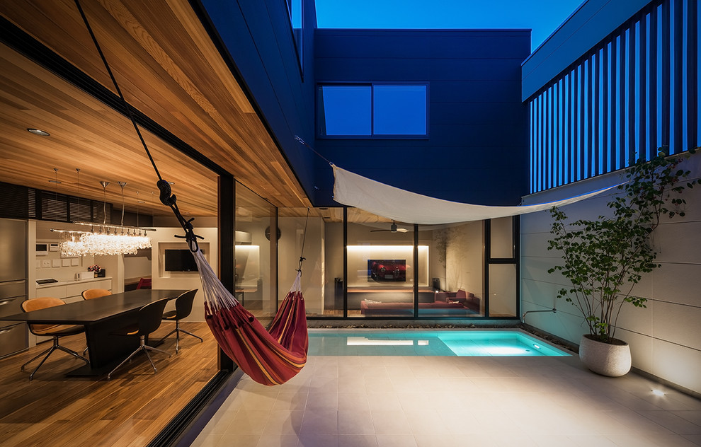 水盤のあるガレージコートハウス Modern Pool Osaka By 近藤晃弘建築都市設計事務所 Akihiro Kondo Architecture Houzz