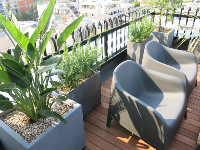 ガーデンデザイン Modern Balcony Tokyo By からならの木 Houzz