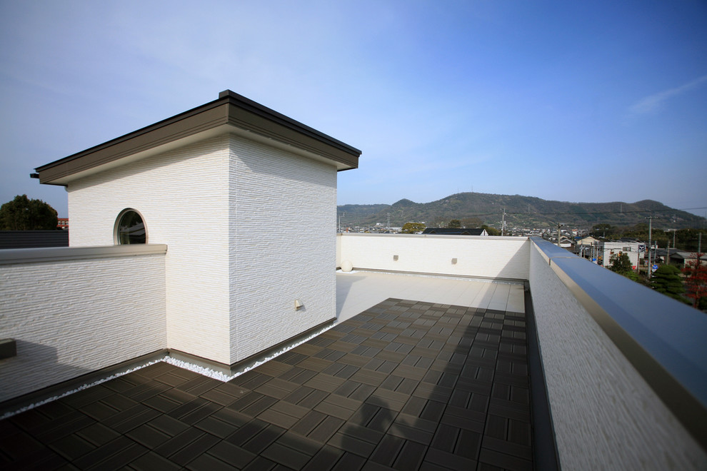 シックな屋上庭園のある家 Balcony Other By 株式会社 日進堂 Houzz