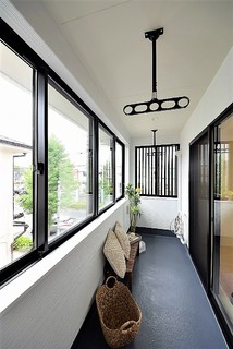 大通りに面していても快適な住まい モダン ベランダ バルコニー 他の地域 株式会社 東都ハイム Houzz ハウズ 大通りに面していても快適な住まい モダン ベランダ バルコニー 他の地域 株式会社 東都ハイム Houzz ハウズ