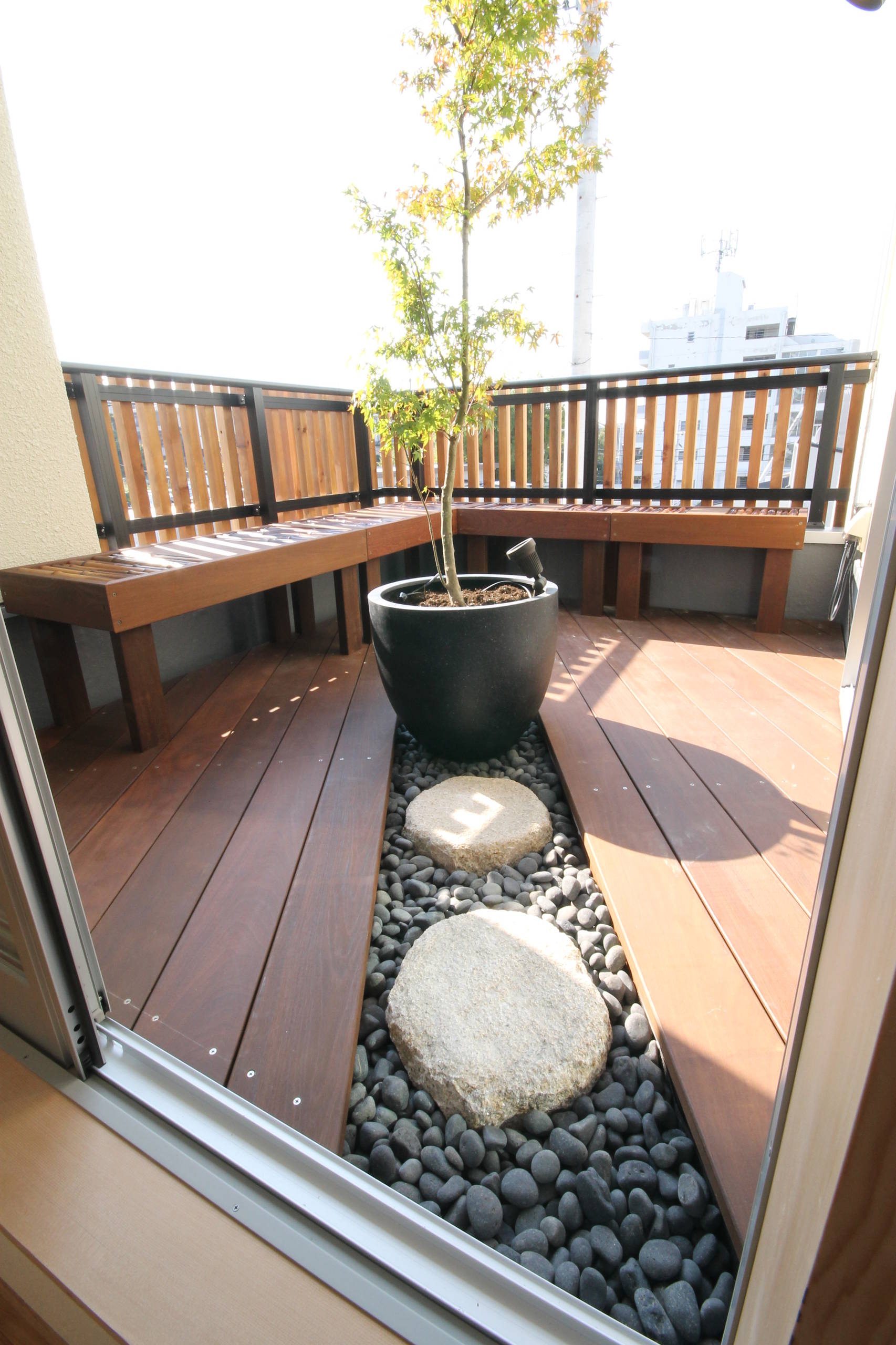 おしゃれな和風のベランダ バルコニーの画像 21年10月 Houzz ハウズ