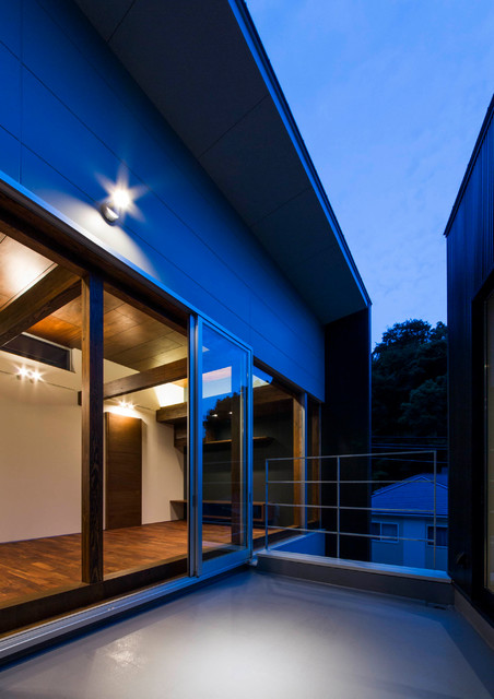 須磨のガレージハウス 神戸 Contemporary Exterior Kobe By ザウス株式会社 Zaus Co Ltd Houzz