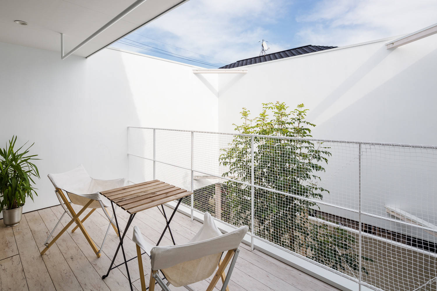 おしゃれなベランダ バルコニーの画像 21年11月 Houzz ハウズ