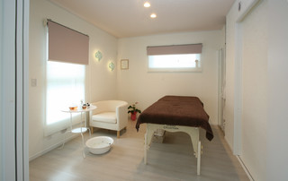 エステルームのある家 Modern Home Office Other By 吉田設計 アトリエ アジュール Houzz Ie