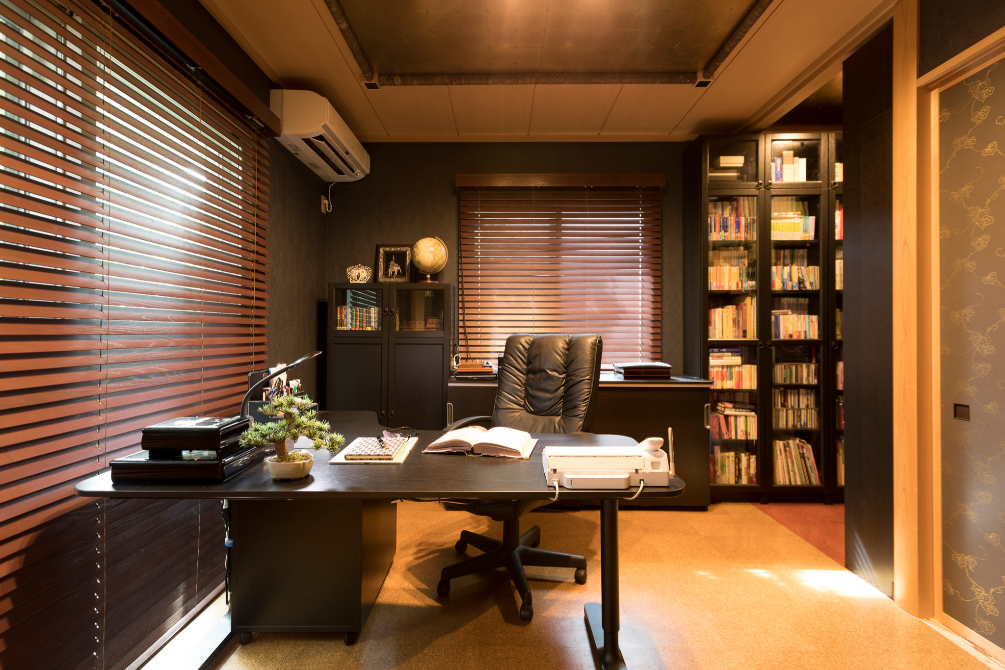 ホームオフィス 和モダン Modern Home Office Tokyo Suburbs By Design Interieur Terada Yumi ﾃﾞｻﾞｲﾝ ｱﾝﾃﾘﾕ ﾃﾗﾀﾞﾕﾐ Houzz