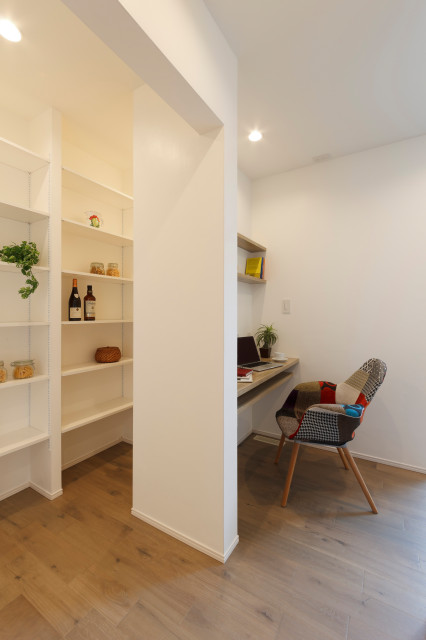 モノトーンコーデに収納力が光る ナチュラルスタイリッシュモダン Bureau A Domicile Autres Perimetres Par 納得住宅工房株式会社 Houzz モノトーンコーデに収納力が光る ナチュラルスタイリッシュモダン Bureau A Domicile Autres Perimetres Par 納得住宅工房株式会社 Houzz