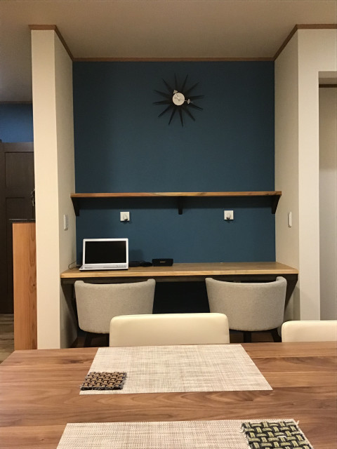 リビングのミニ書斎コーナー Classique Bureau A Domicile Kyoto Par 有限会社 津田木材店 一級建築事務所 Houzz