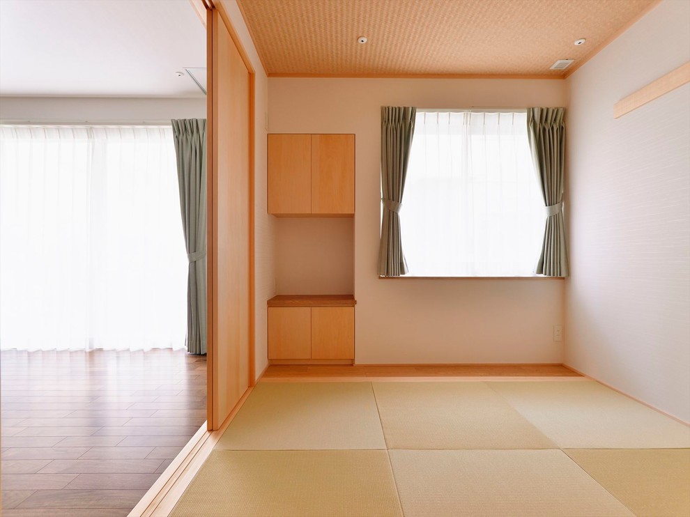 引違い戸で繋がる和室と洋室 Modern Home Office Tokyo Suburbs By 株式会社ミューズの家 Houzz