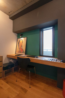 ホームオフィス 書斎 緑の壁 の実例画像 21年5月 Houzz ハウズ