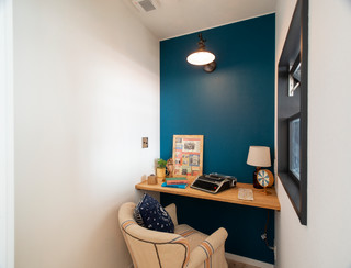 ホームオフィス 書斎 青い壁 の実例画像 21年4月 Houzz ハウズ