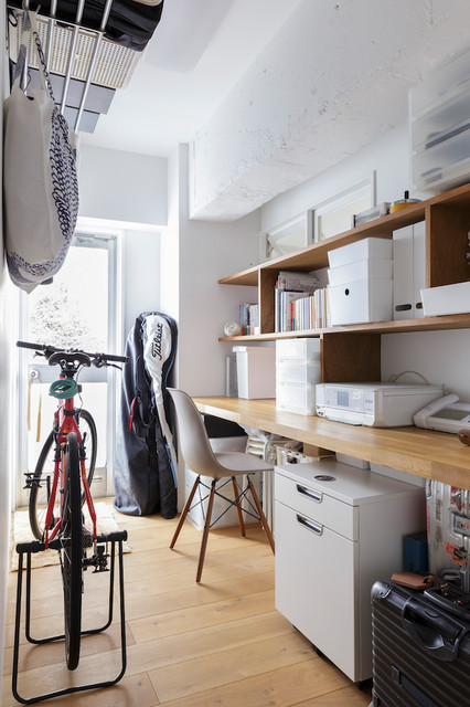 Bird 中古2ldkに 妻のアトリエと夫の秘密基地 Modern Powder Room Tokyo By Blue Studio Houzz