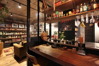 Vintage Sozai Industrial Home Bar Tokyo By Nuリノベーション