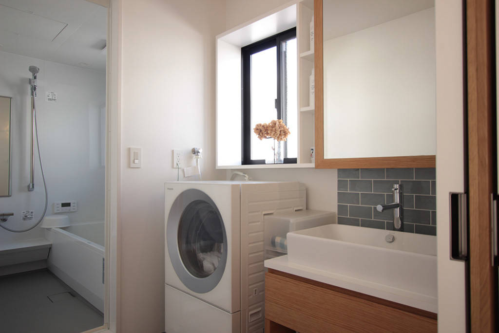 シンプルナチュラルな洗面台 Scandinavian Laundry Room Nagoya By 住工房株式会社 Houzz